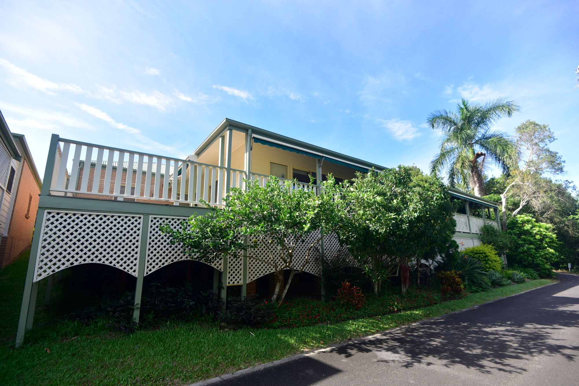 Two Bedroom Apartment in Over 55's Estate. Tropical Garden Setting with Heated Indoor Pool.